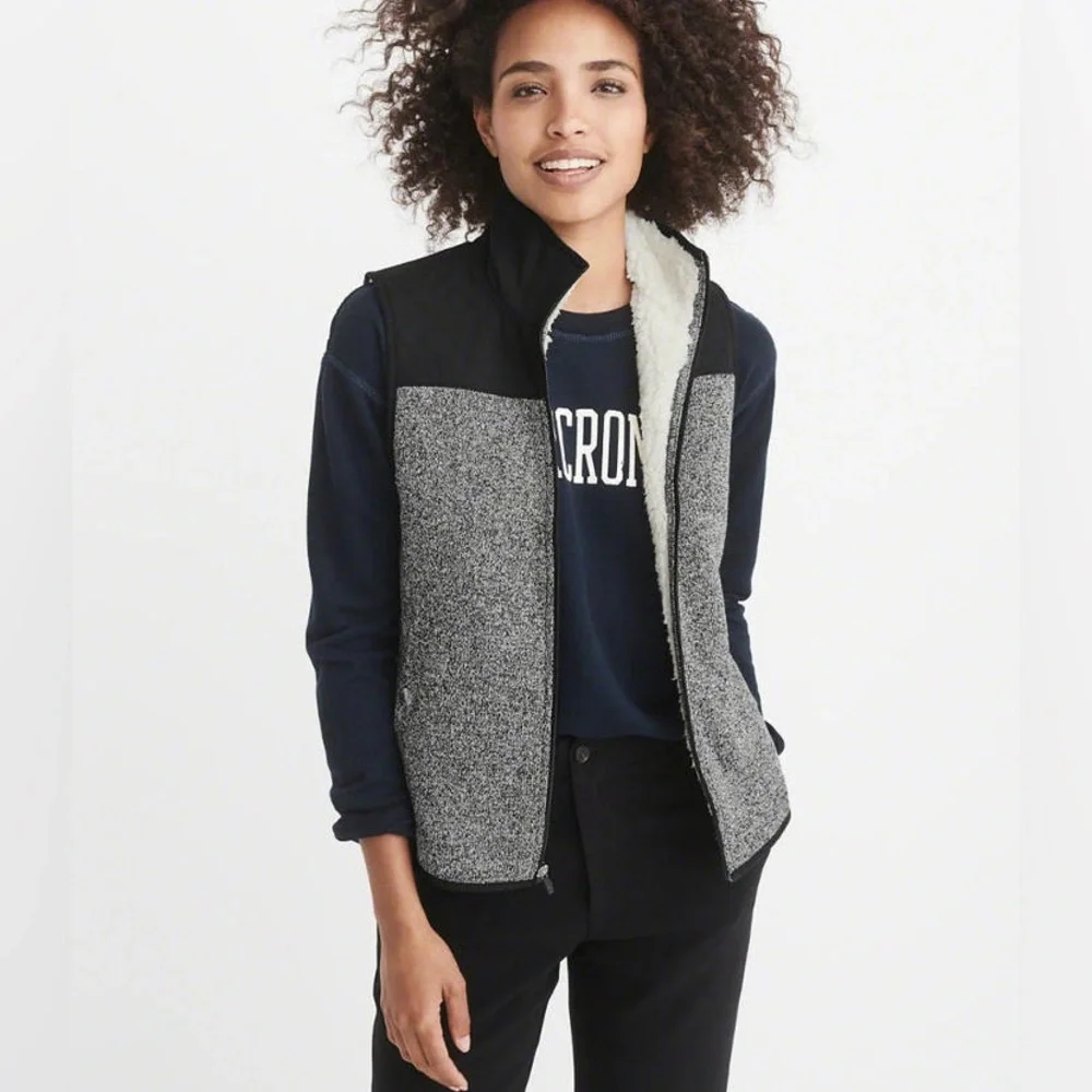 Abercrombie & Fitch Sherpa Lined Knit and Quilted Vest - Picture 2 of 8